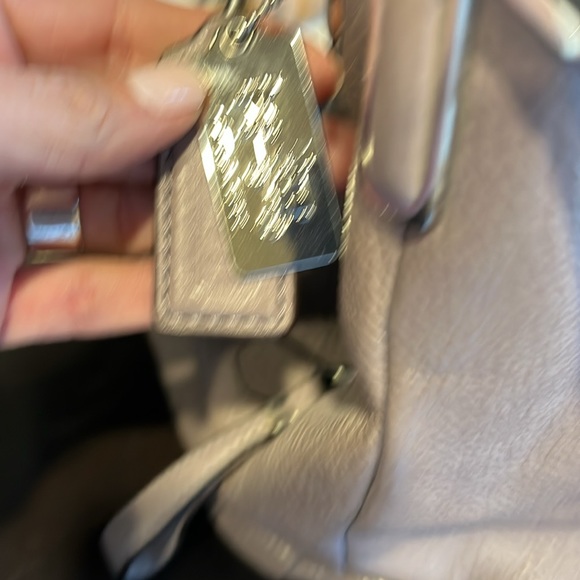 Coach leather purse mauve taupe in Colour. Great condition minor signs of wear - Picture 3 of 7